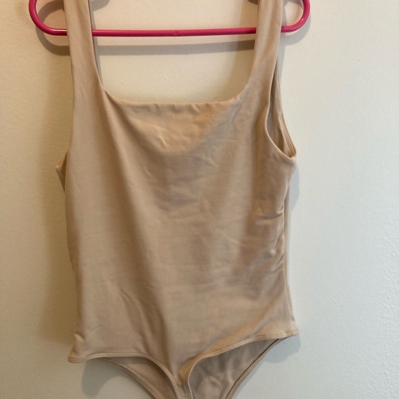 Aritzia Babaton Contour Bodysuit in “Toasted Sesame” - Picture 3 of 8